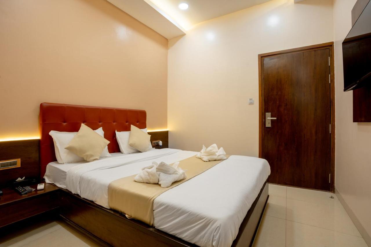 Hotel Empire - Near Mumbai International Airport Exterior foto