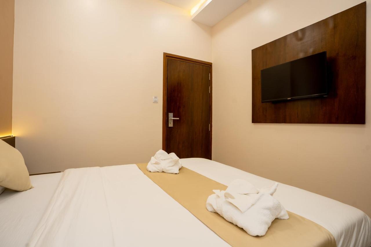 Hotel Empire - Near Mumbai International Airport Exterior foto